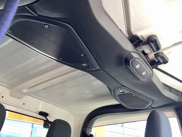 2025 Jeep Wrangler Rubicon photo 35