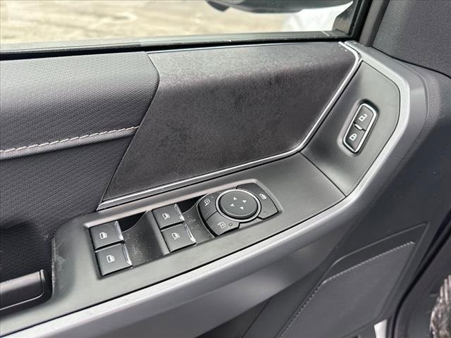 2025 Ford F-150 XLT photo 12