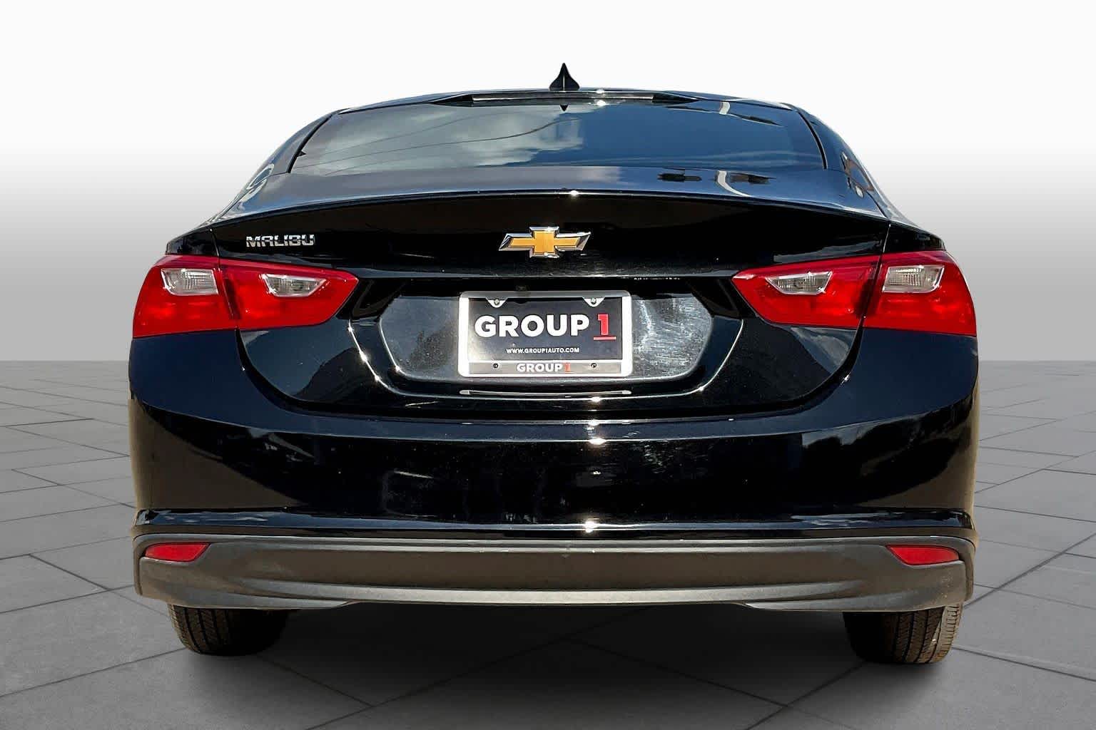 2023 Chevrolet Malibu LS photo 4