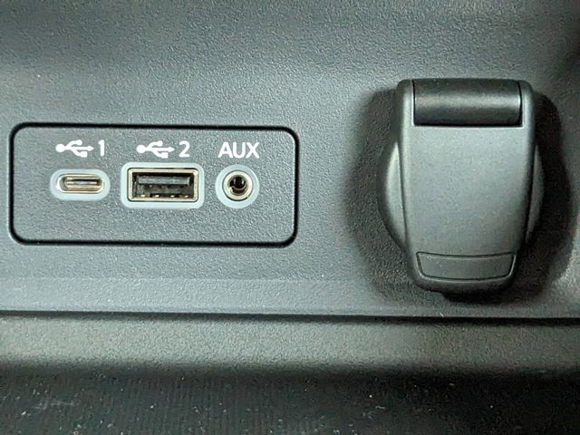 2025 Nissan Sentra SV photo 18
