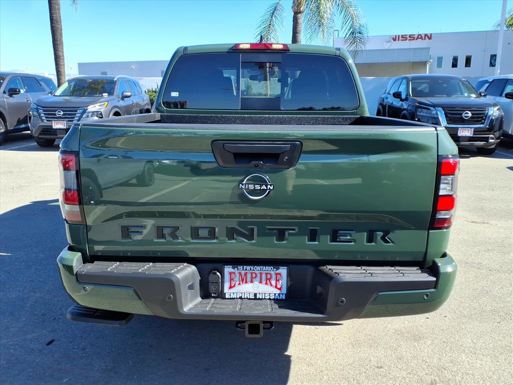 2026 Nissan Frontier Crew Cab SV photo 2