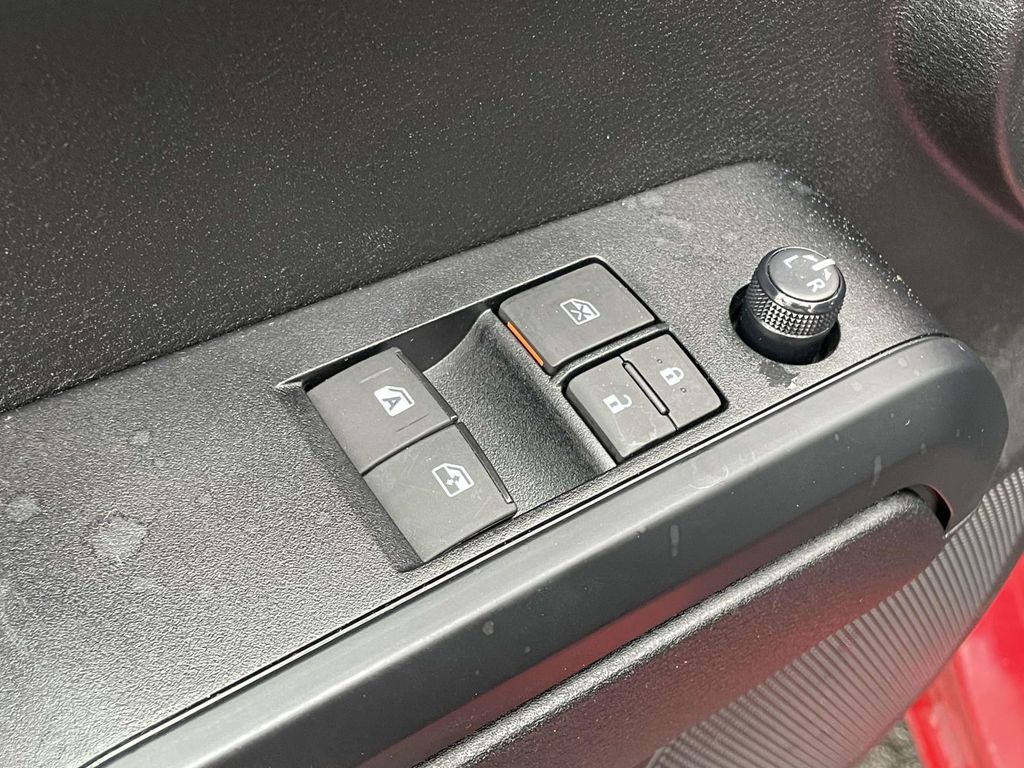 2021 Toyota Tacoma SR photo 4