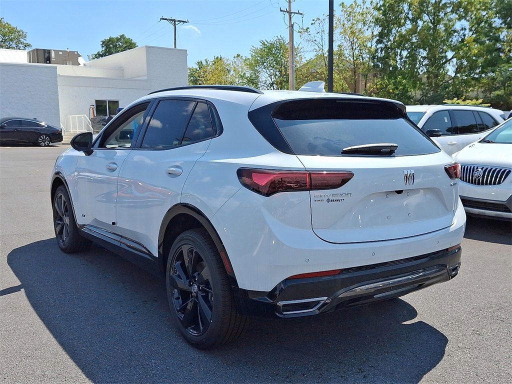 2025 Buick Envision Sport Touring photo 3