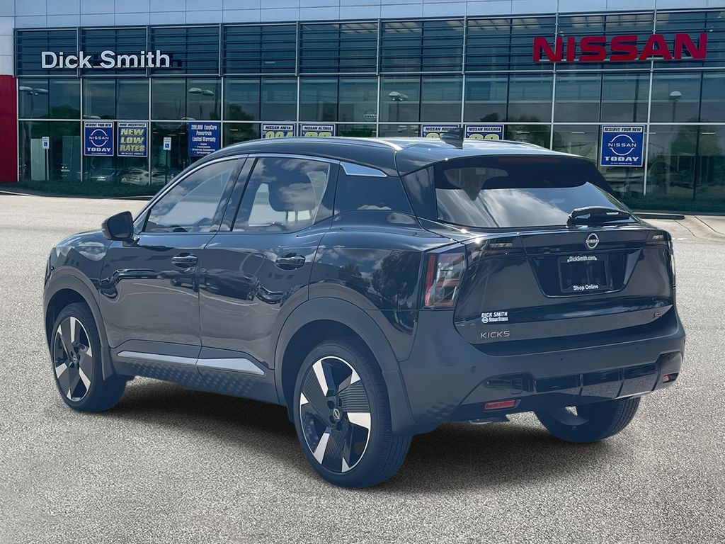 2025 Nissan Kicks SR photo 3