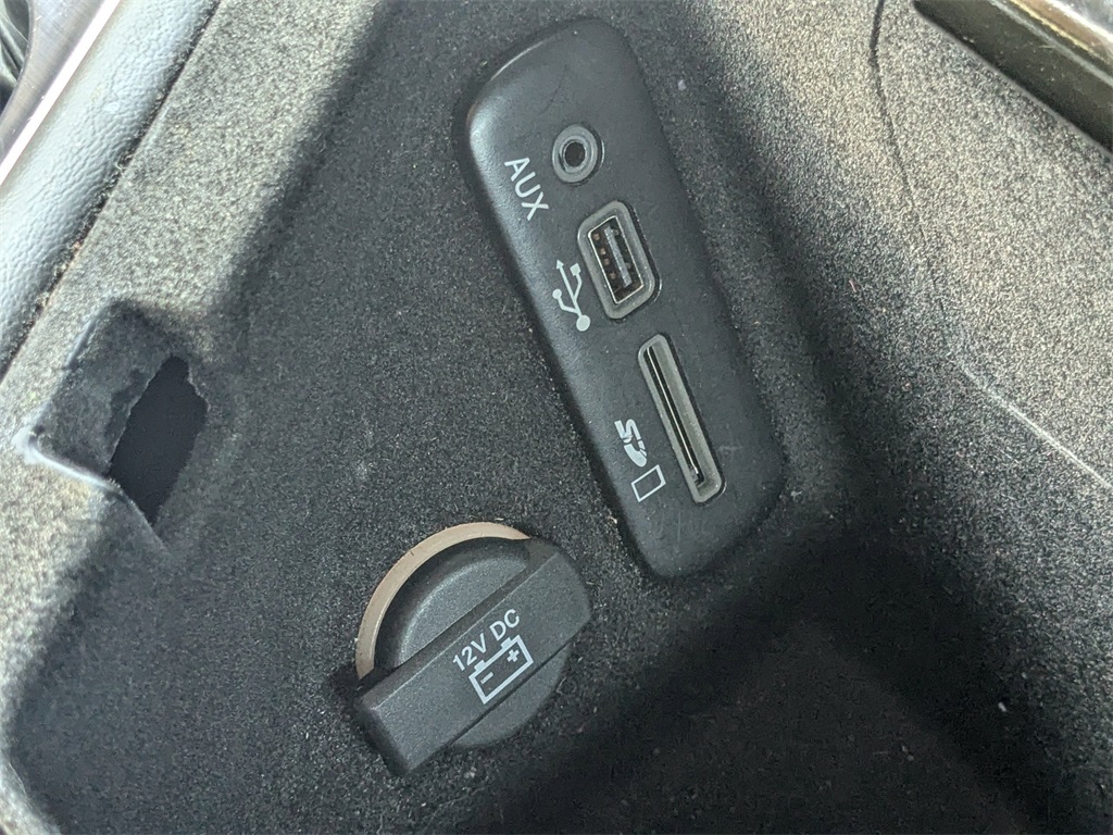 2016 Dodge Challenger SXT photo 27