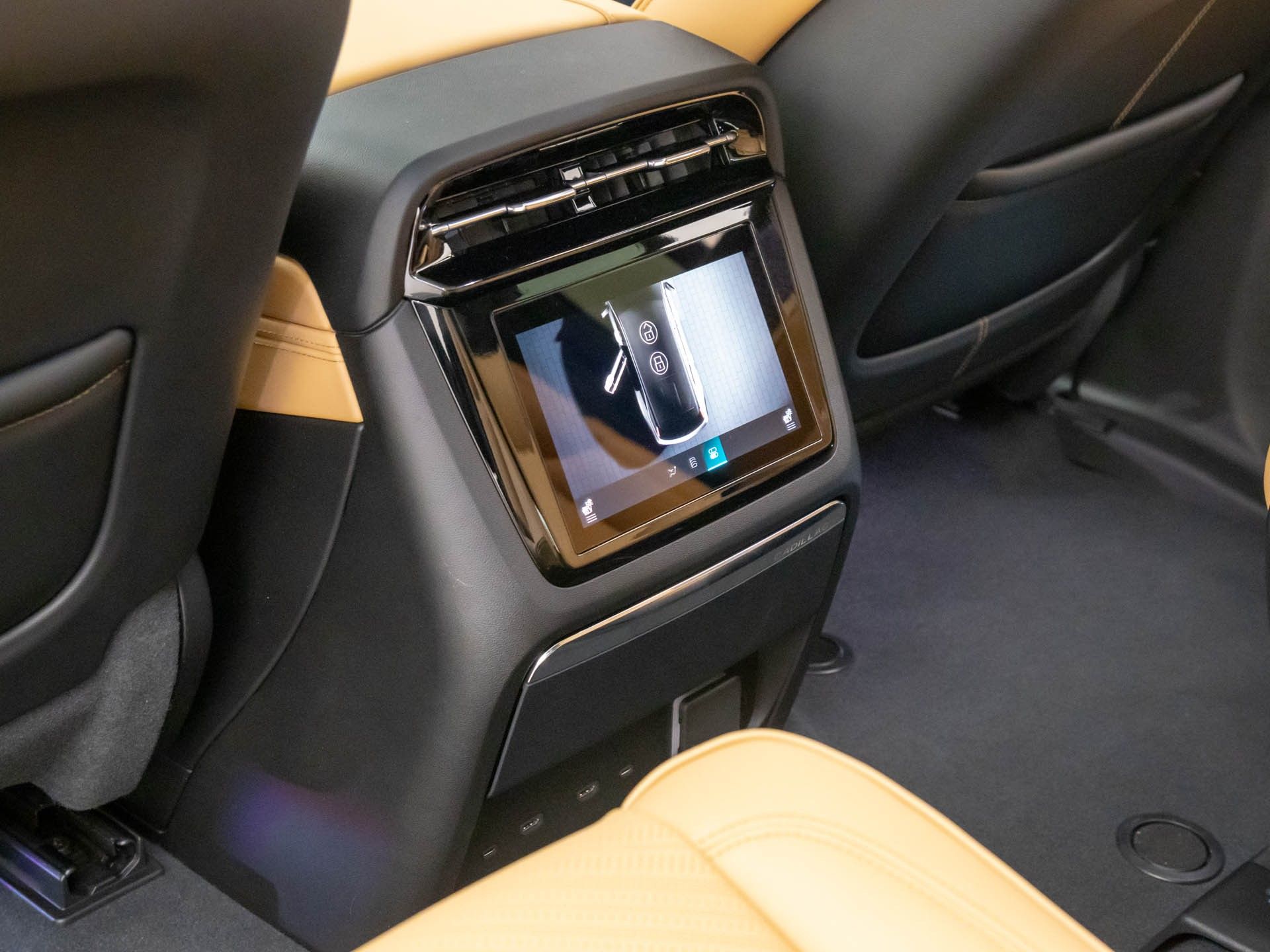 2025 Cadillac Escalade IQ Luxury photo 18