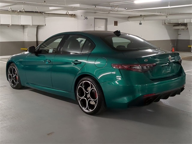 2025 Alfa Romeo Giulia Base photo 5