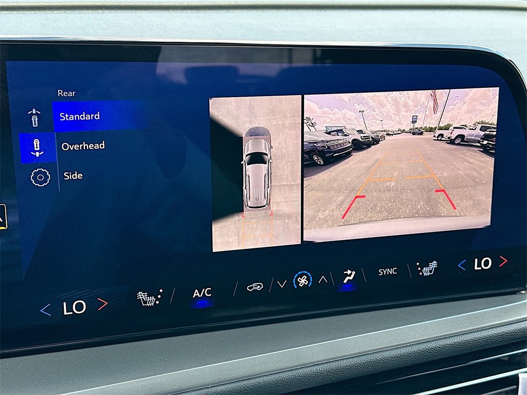 2024 Chevrolet Traverse photo 11