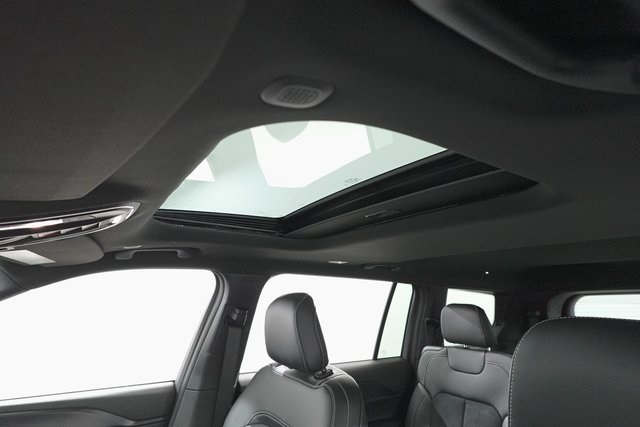 2025 Jeep Grand Cherokee Laredo Altitude photo 23