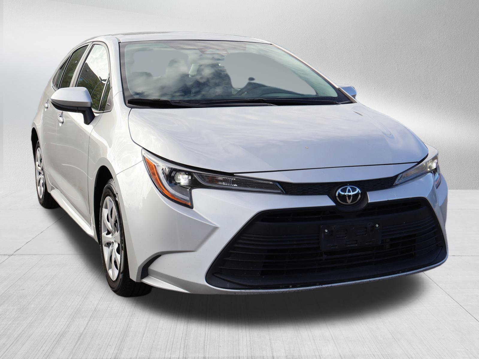 2024 Toyota Corolla LE's photo