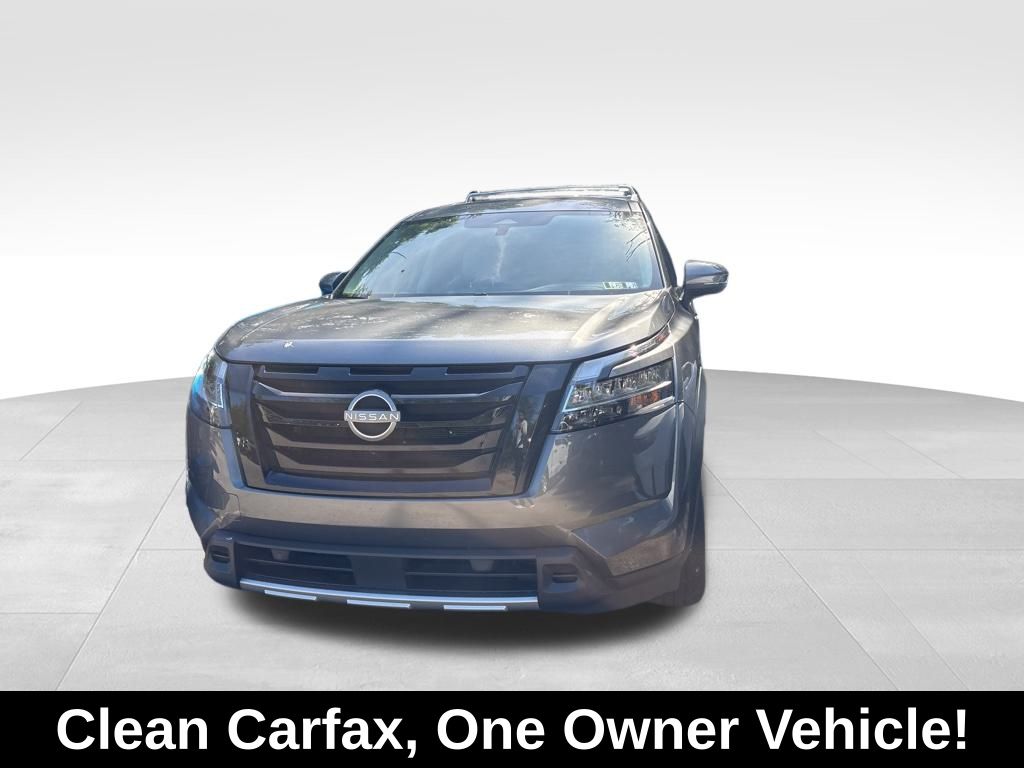 2024 Nissan Pathfinder SL photo 2