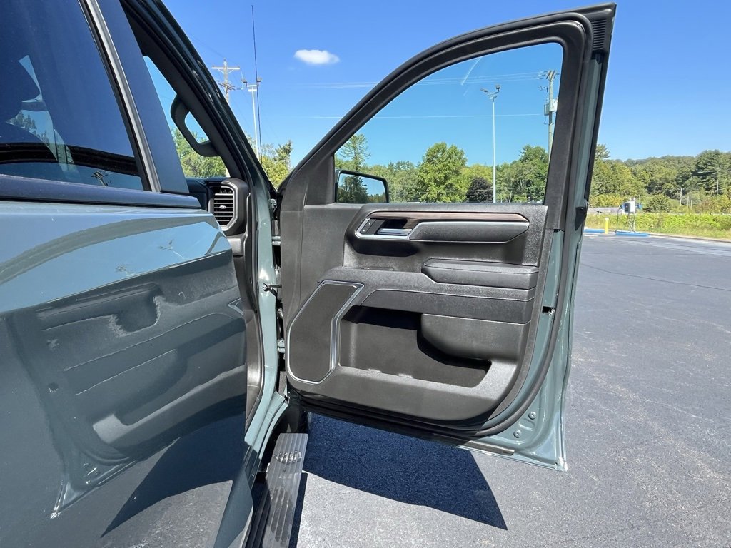 2025 Chevrolet Silverado 1500 LT photo 18