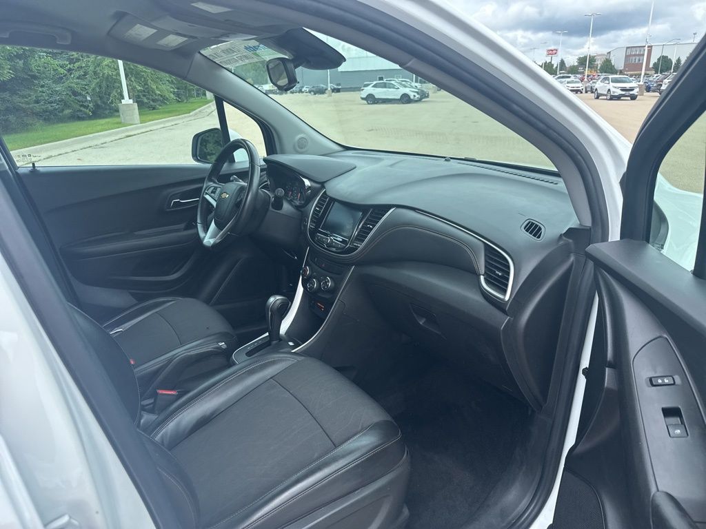 2022 Chevrolet Trax LT photo 17