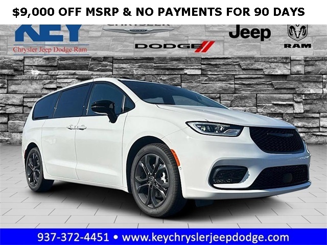 2026 Chrysler Pacifica Select's photo