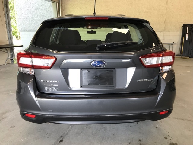 2019 Subaru Impreza 2.0i photo 4