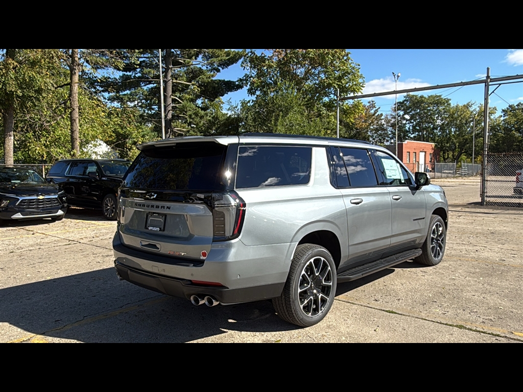 2026 Chevrolet Suburban RST photo 4