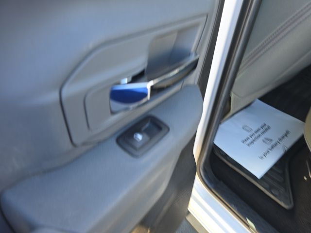 2018 Ram 1500 SLT photo 21