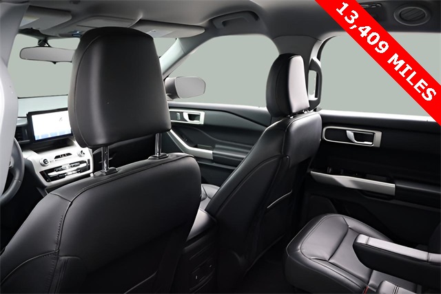 2023 Ford Explorer XLT photo 4