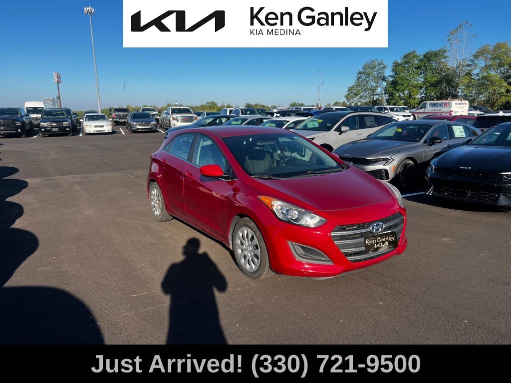 2016 Hyundai Elantra GT Base photo 3