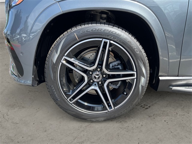 2025 Mercedes Benz GLS 450 4MATIC photo 14