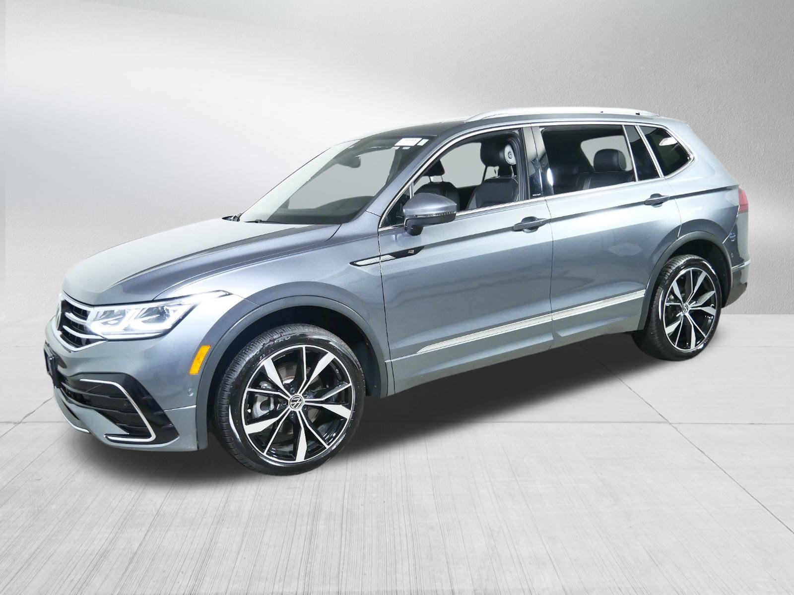 2023 Volkswagen Tiguan SEL R-Line Black photo 3