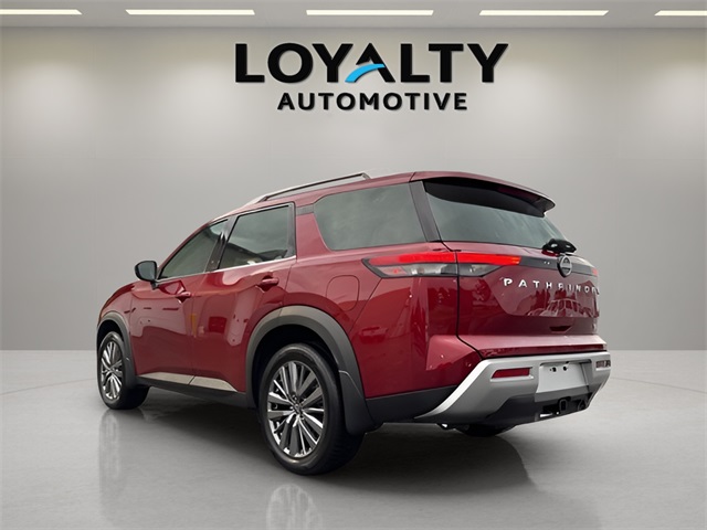 2025 Nissan Pathfinder SL photo 3