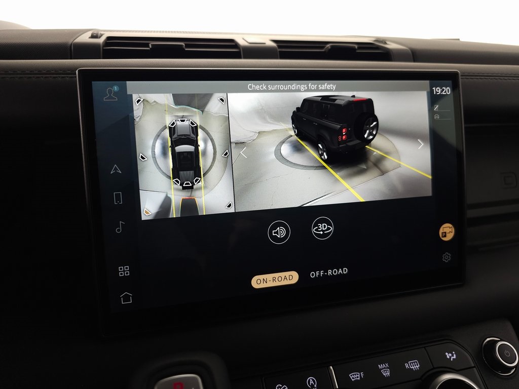 2025 Land Rover Defender 110 X-Dynamic SE photo 23