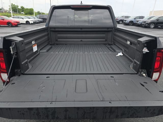 2025 Honda Ridgeline Black Edition photo 13