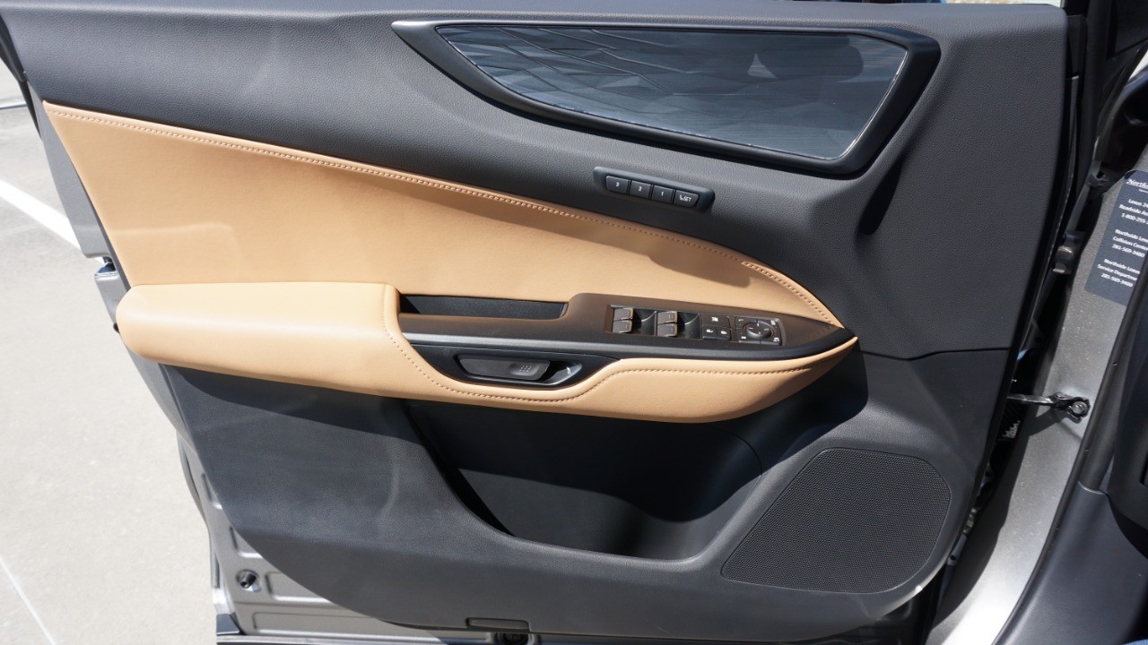 2025 Lexus NX Premium photo 19