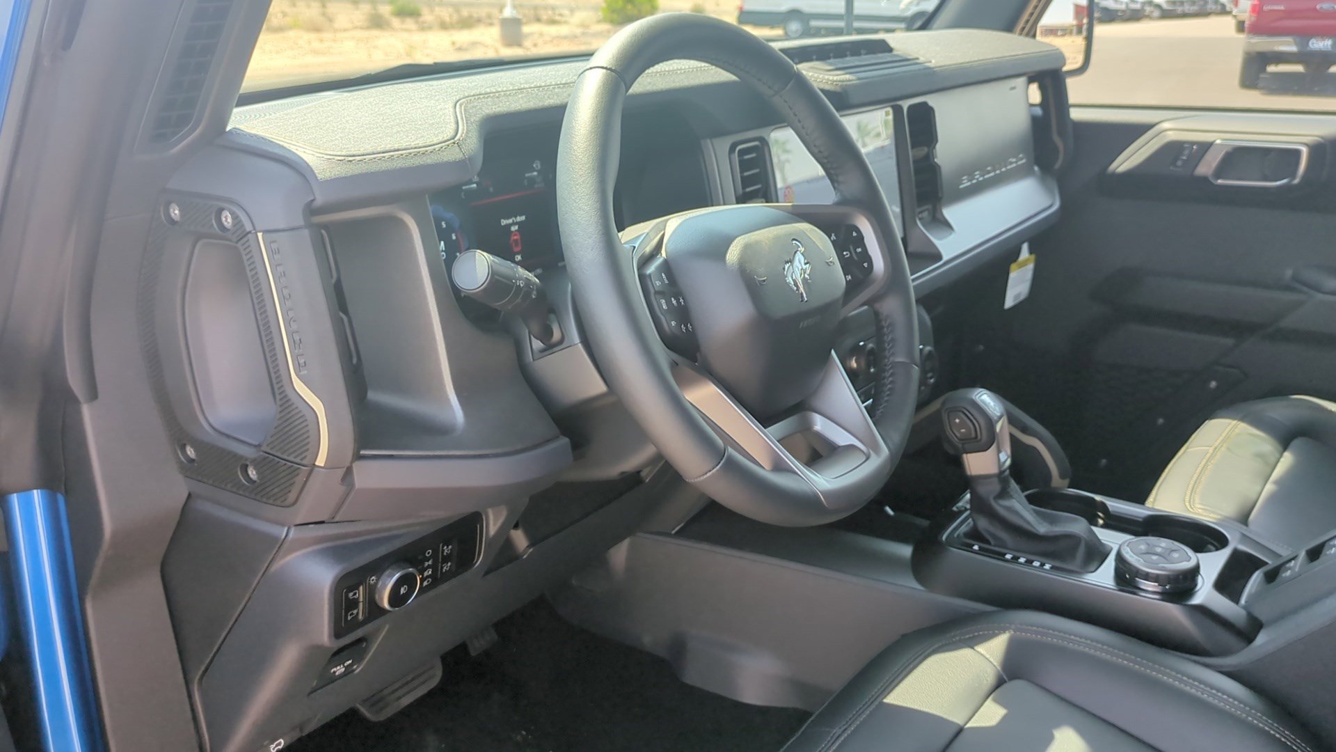 2025 Ford Bronco Badlands photo 6