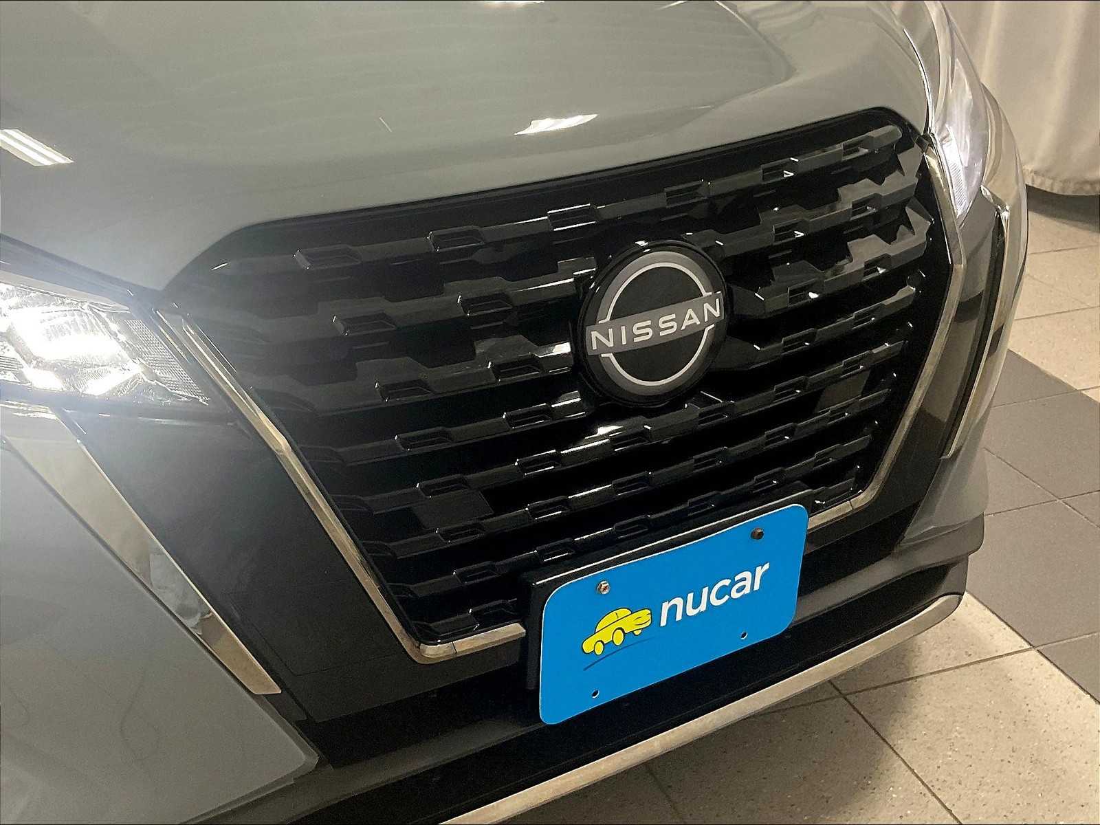 2023 Nissan Kicks SR photo 28
