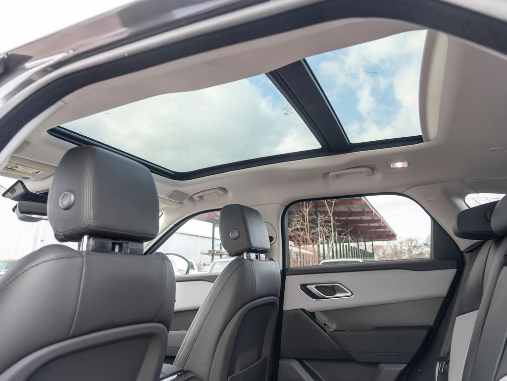 2025 Land Rover Range Rover Velar SE photo 20