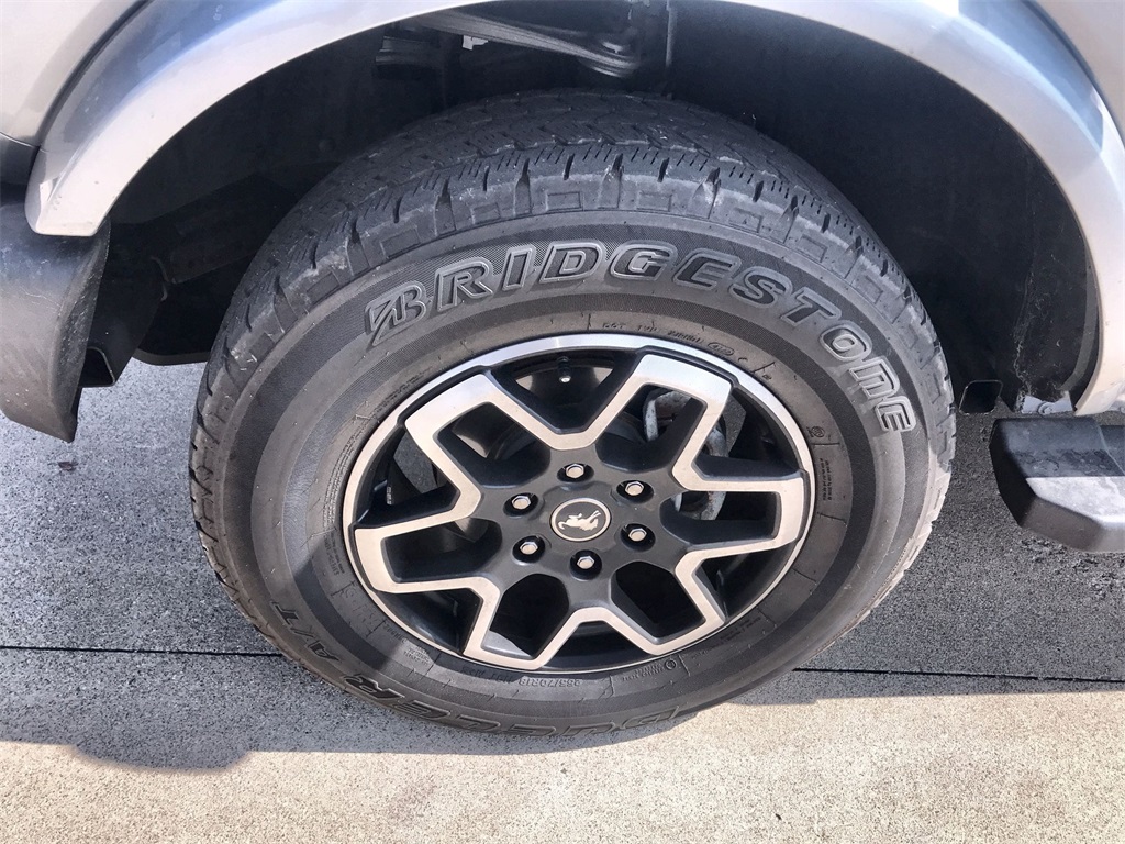 2023 Ford Bronco Outer Banks photo 2