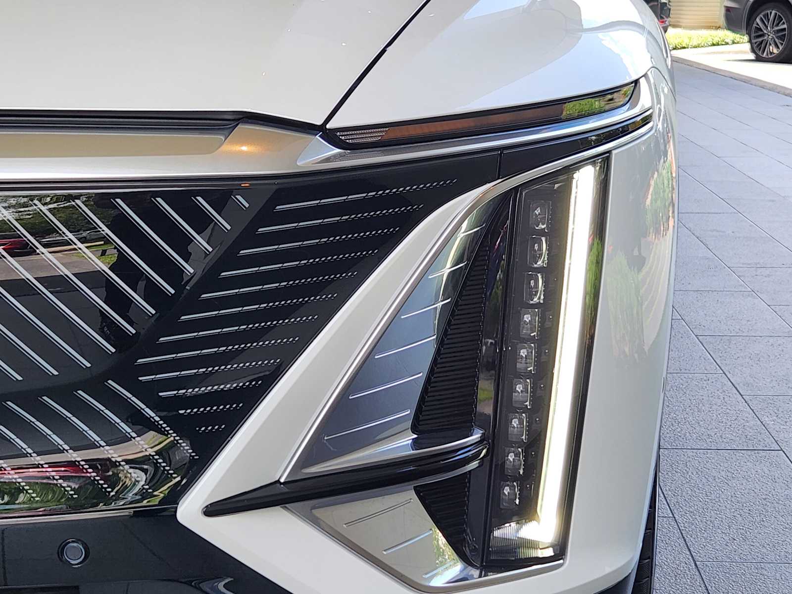 2025 Cadillac Lyriq Luxury photo 6