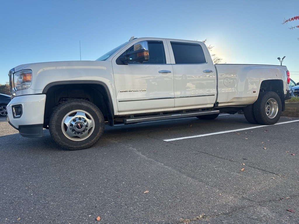 2016 Gmc Sierra 3500 HD Denali photo 2