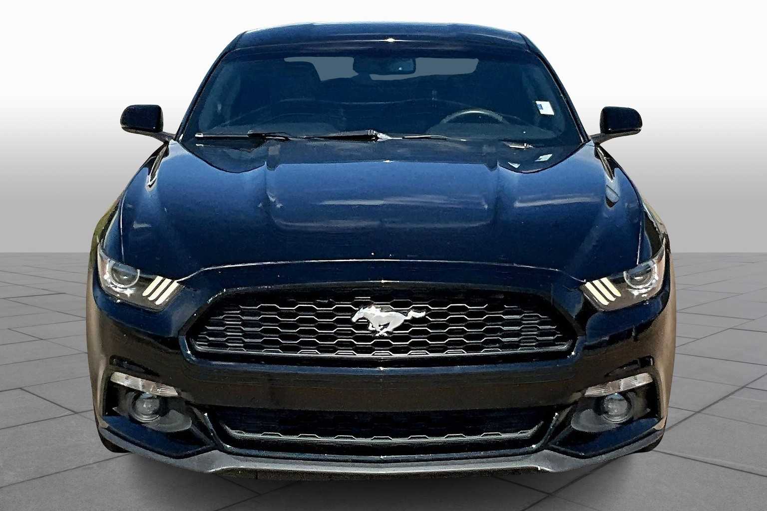 2015 Ford Mustang EcoBoost Premium photo 3