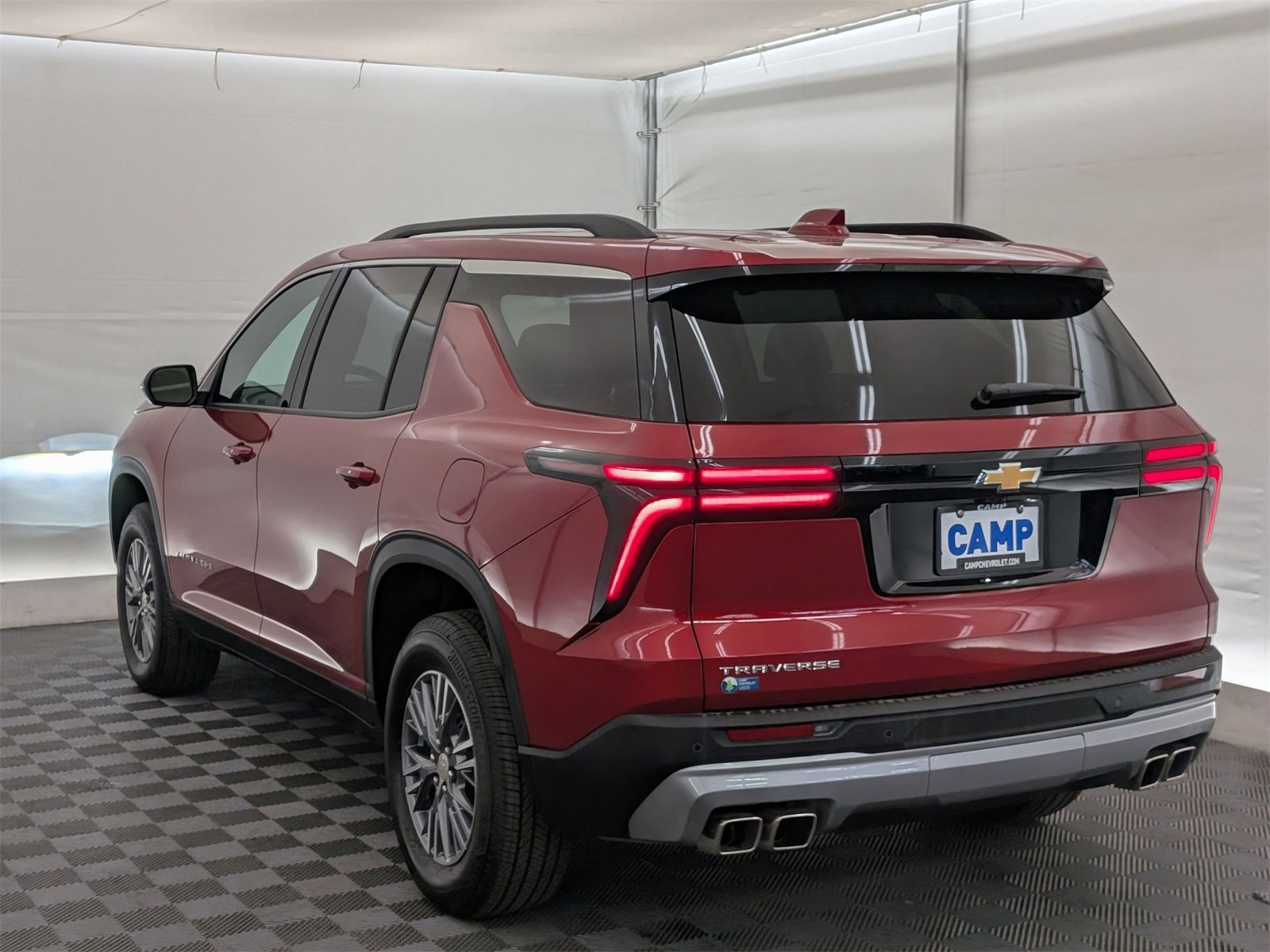 2025 Chevrolet Traverse photo 4