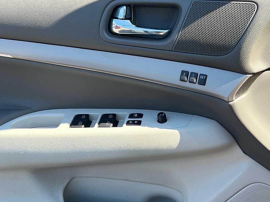 2013 Infiniti G37 Journey photo 18
