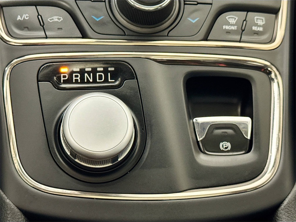 2015 Chrysler 200 C photo 30
