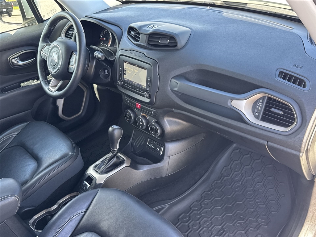 2016 Jeep Renegade Limited photo 26