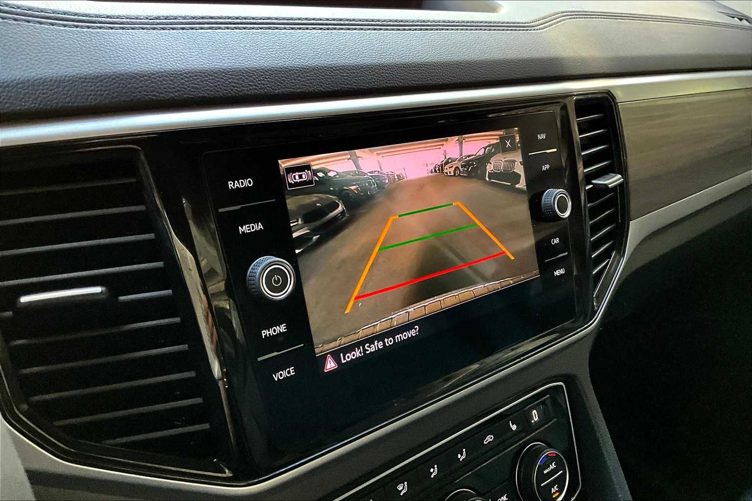 2023 Volkswagen Atlas V6 SEL photo 21