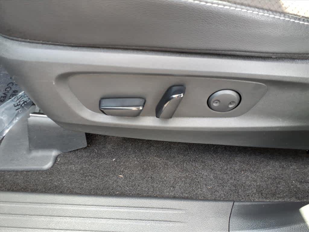 2024 Nissan Pathfinder SL photo 15
