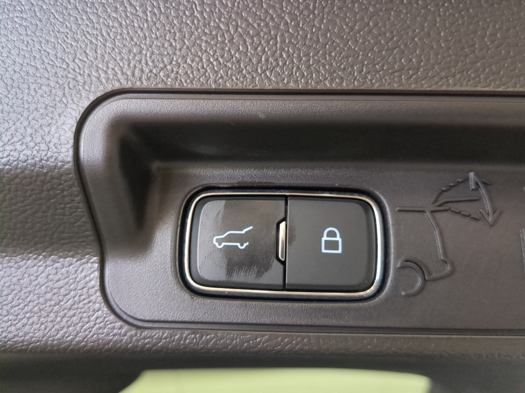 2023 Ford Explorer ST photo 15