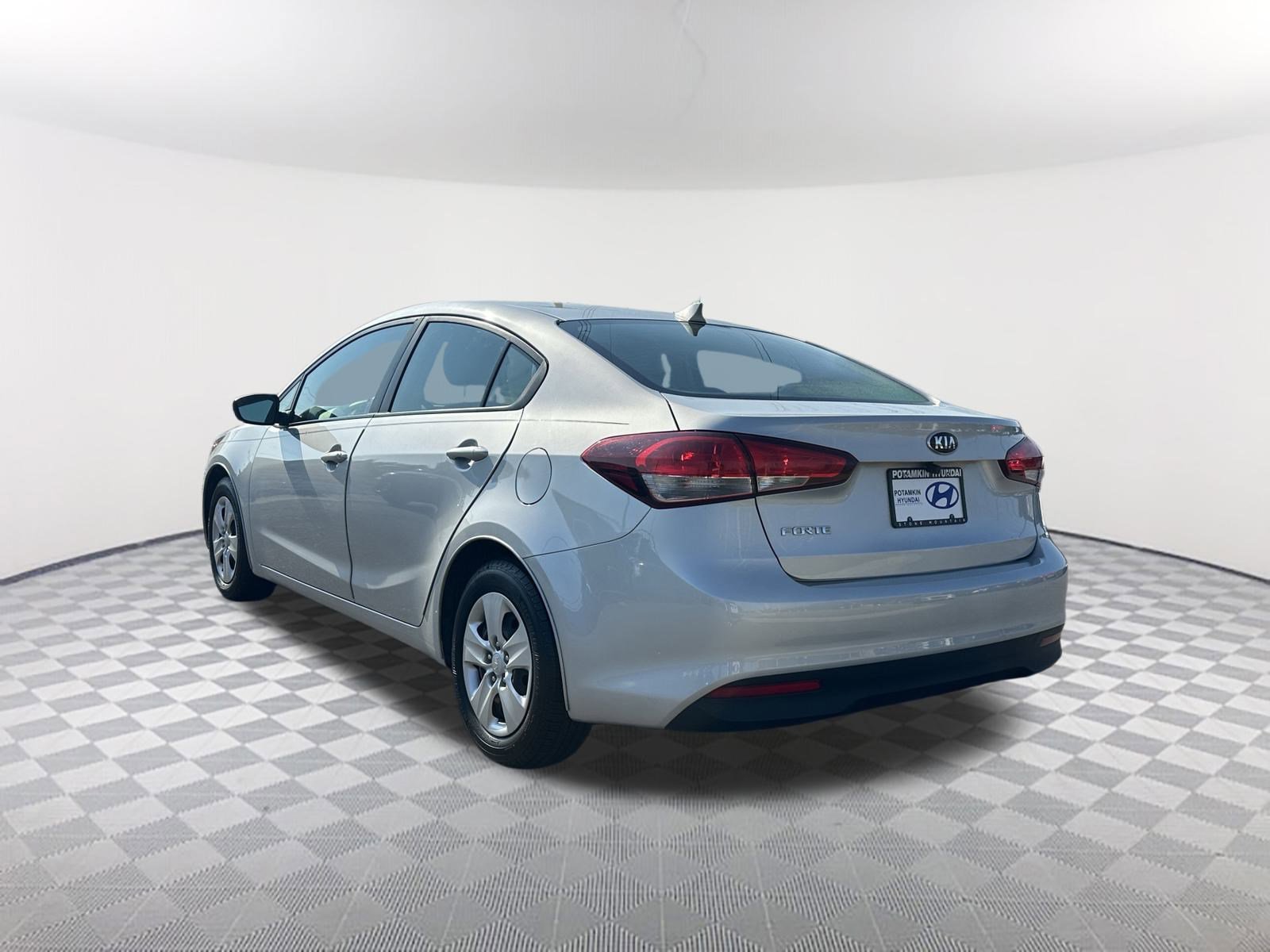 2017 Kia Forte LX Base photo 7