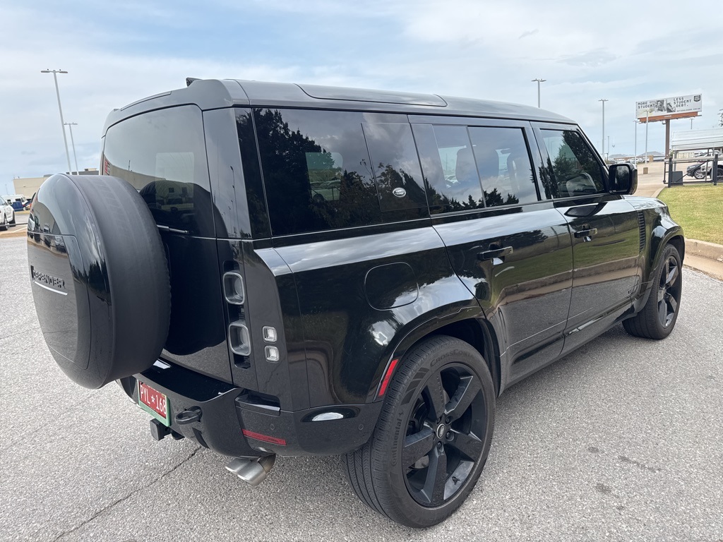 2024 Land Rover Defender 110 V8 photo 3