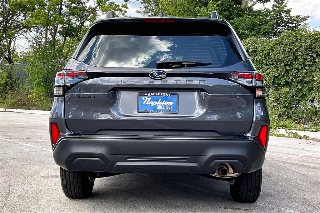 2025 Subaru Forester Base photo 2