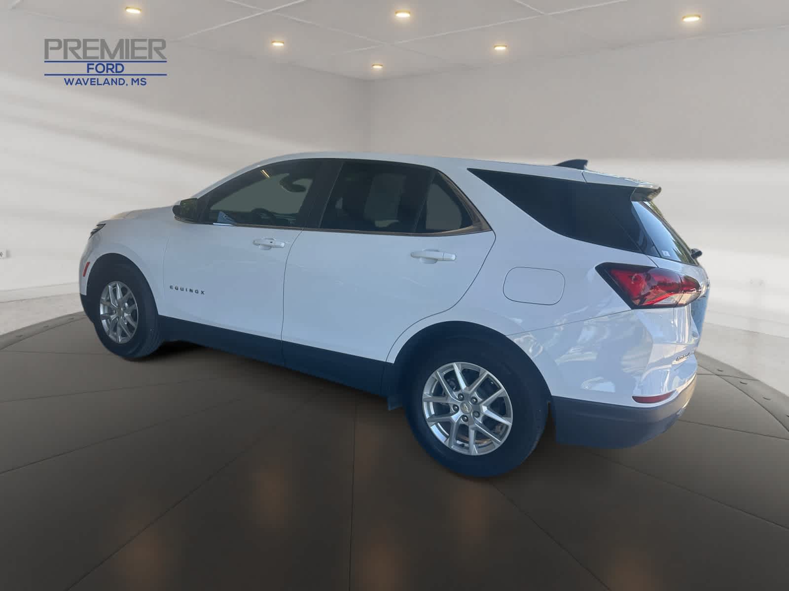 2022 Chevrolet Equinox LT photo 3