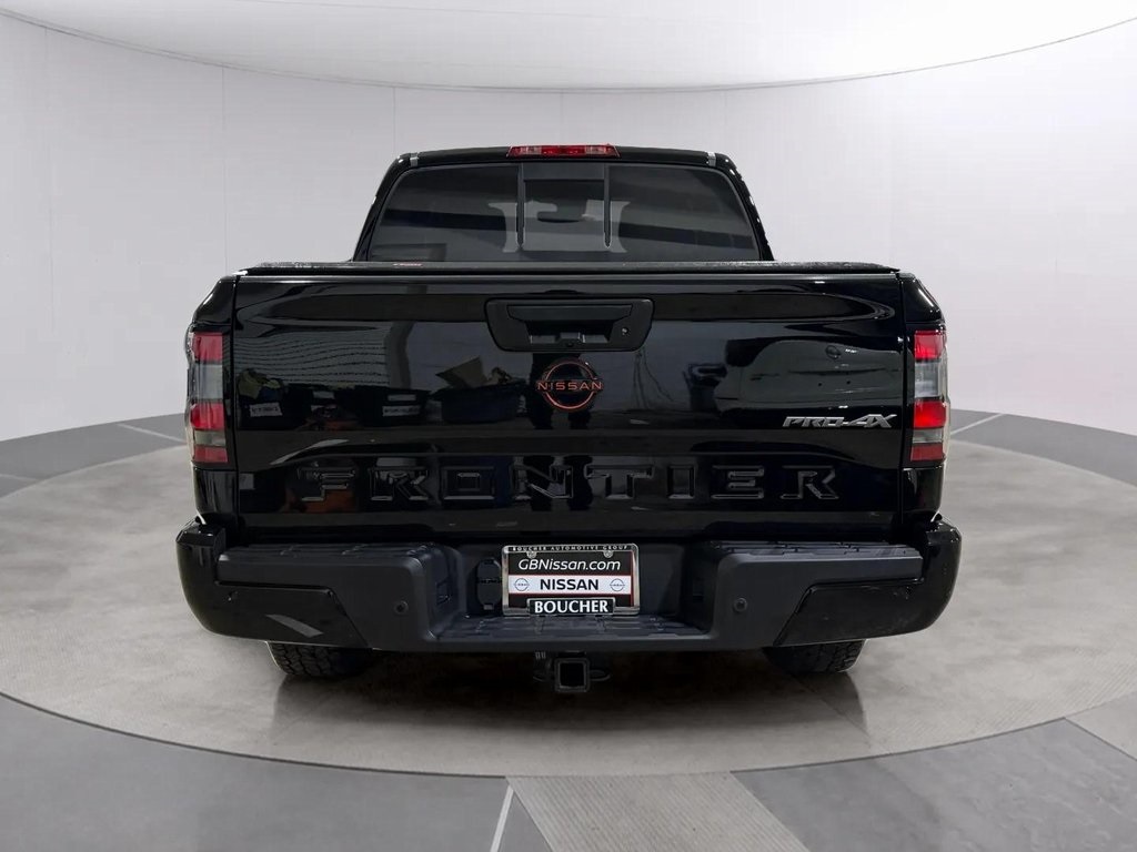2022 Nissan Frontier Crew Cab photo 3