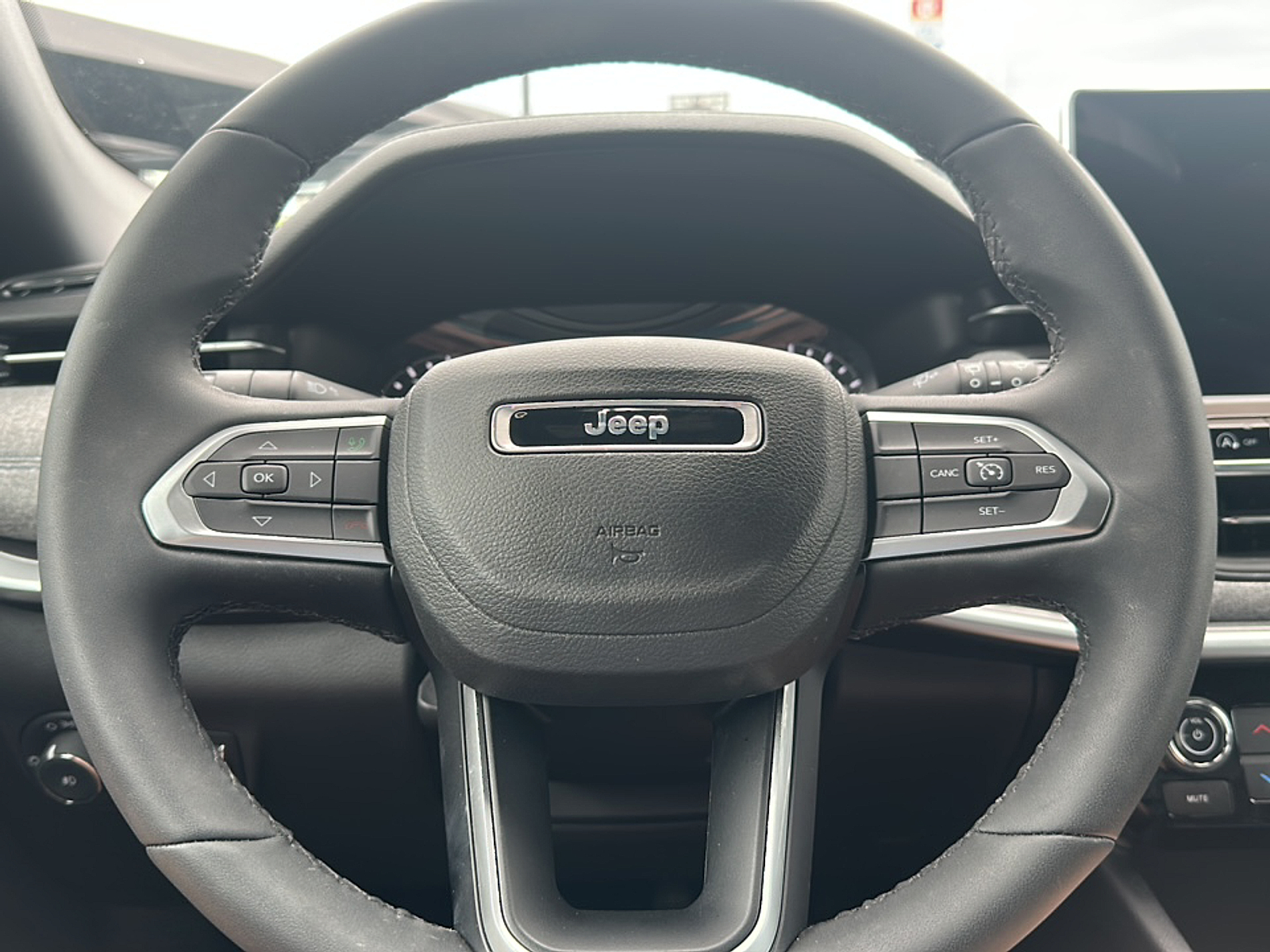 2024 Jeep Compass Latitude photo 14