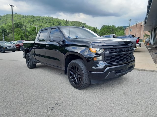 2023 Chevrolet Silverado 1500 Custom photo 2
